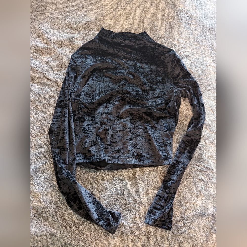 Lululemon crop top